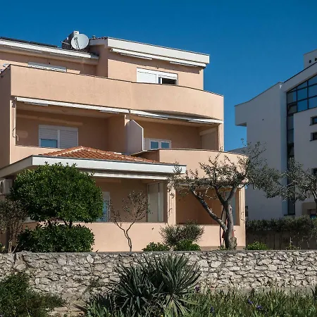 Nino 1 3* Zadar
